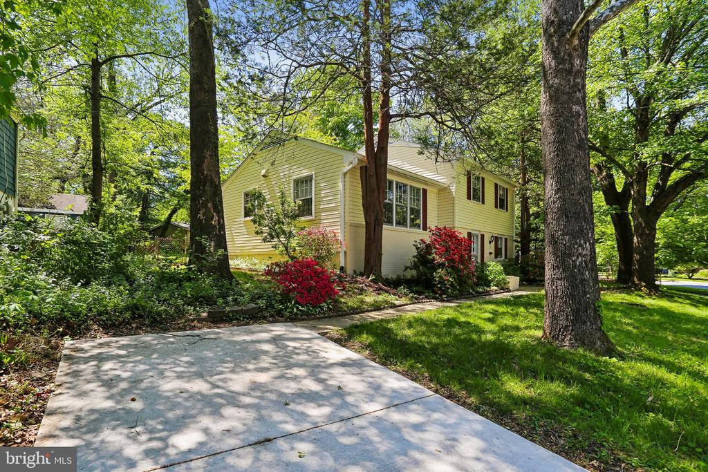 803 BURDETTE ROAD