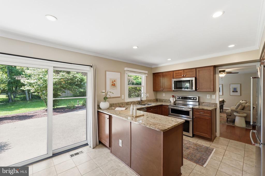 14005 BETHPAGE LANE