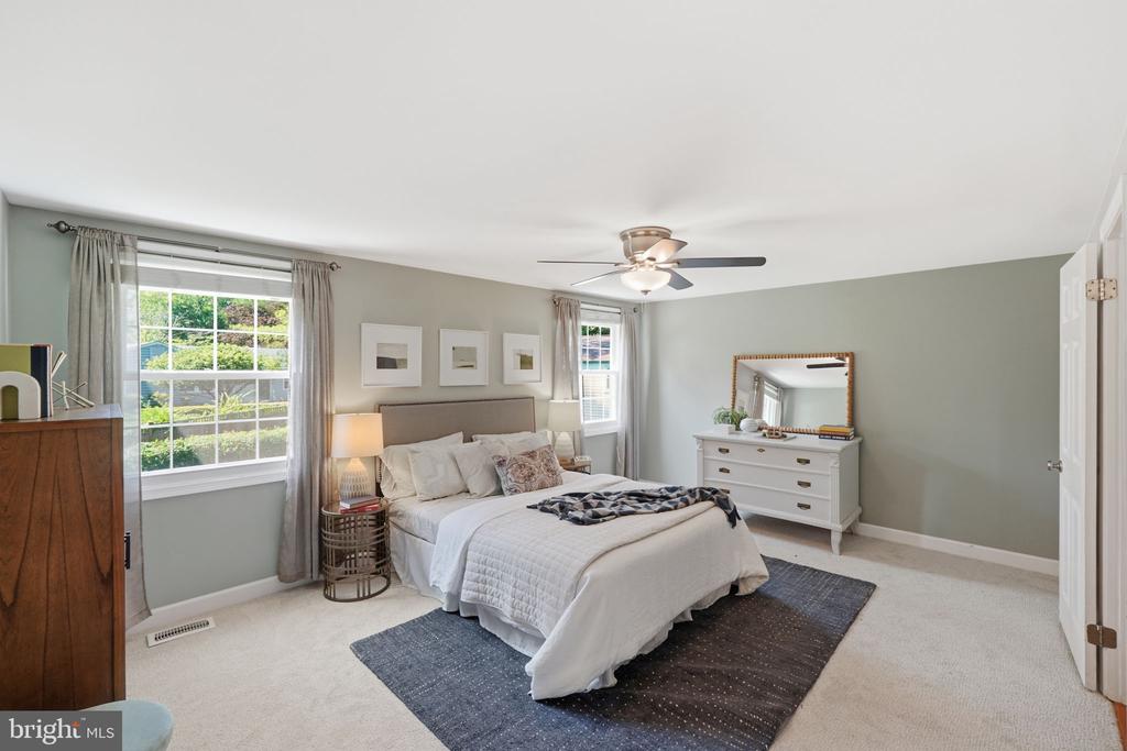 14005 BETHPAGE LANE