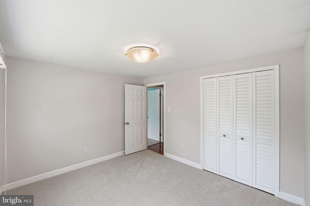 14005 BETHPAGE LANE