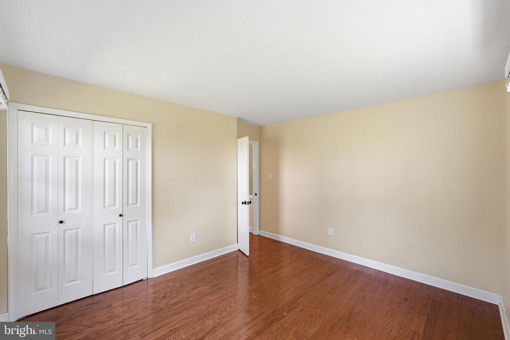 14005 BETHPAGE LANE