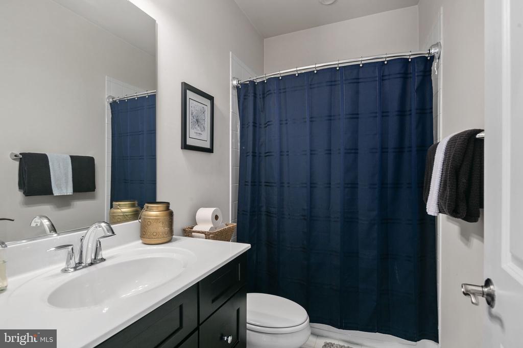 162 Capital Ct