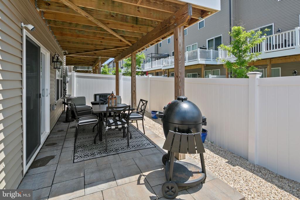 162 Capital Ct