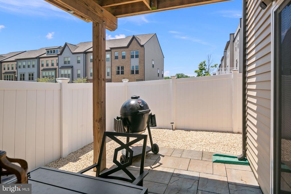 162 Capital Ct