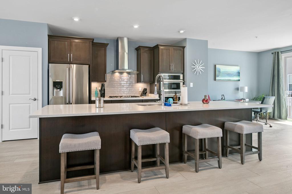 162 Capital Ct