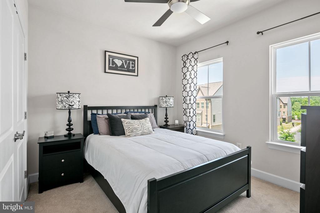 162 Capital Ct