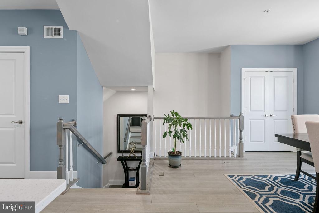 162 Capital Ct
