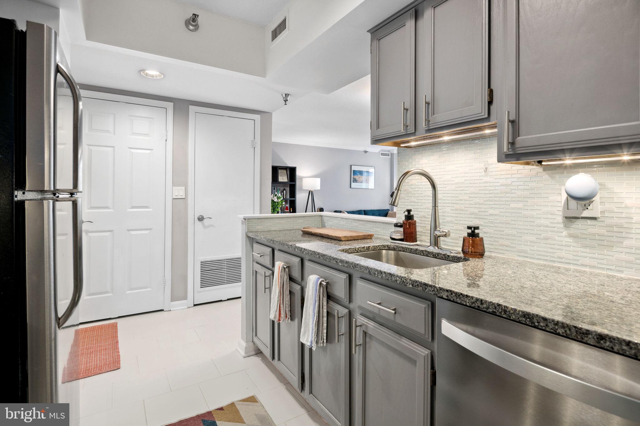 2400 Clarendon Blvd #816