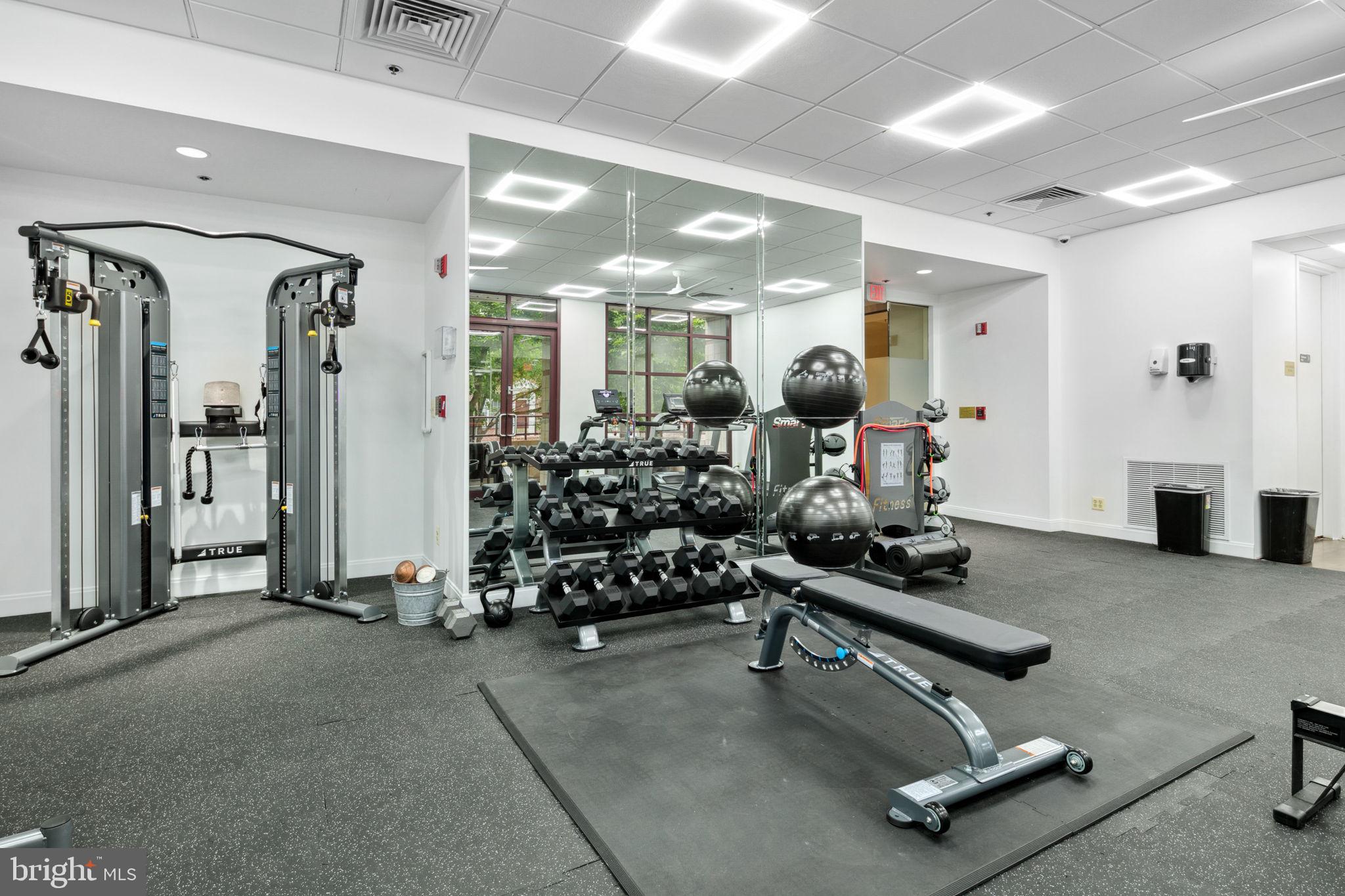 2400 Clarendon Blvd #816