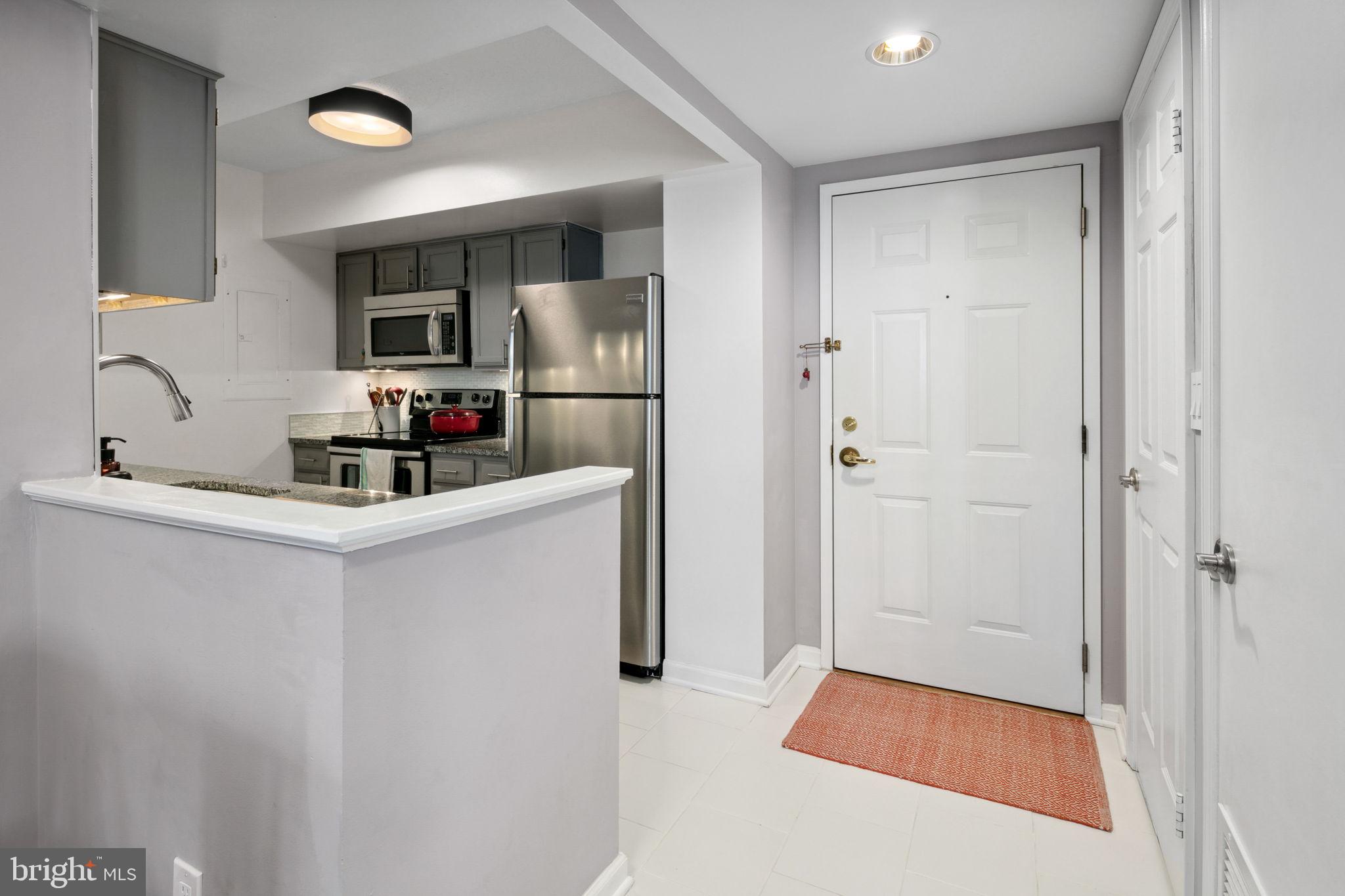 2400 Clarendon Blvd #816