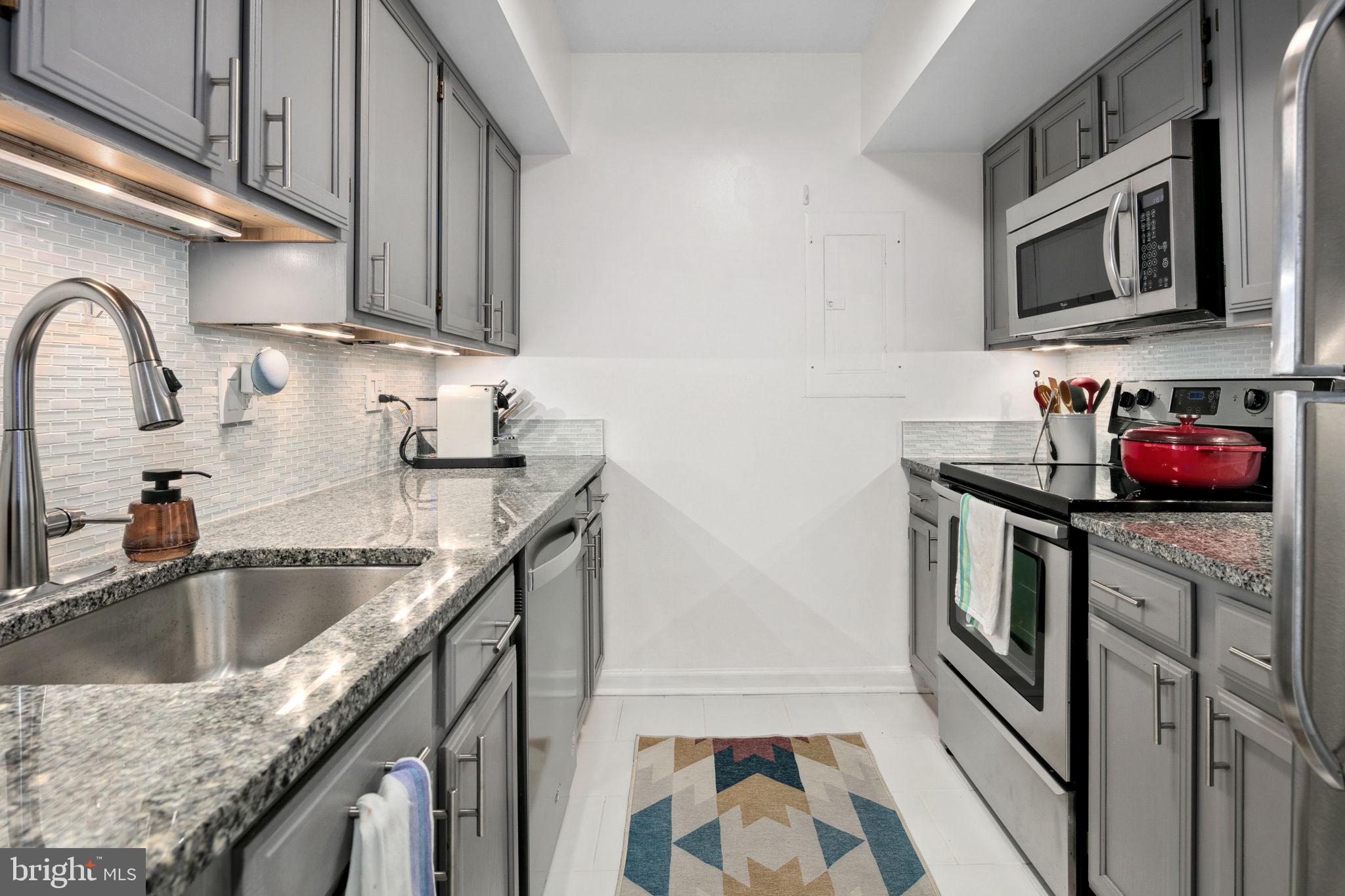 2400 Clarendon Blvd #816
