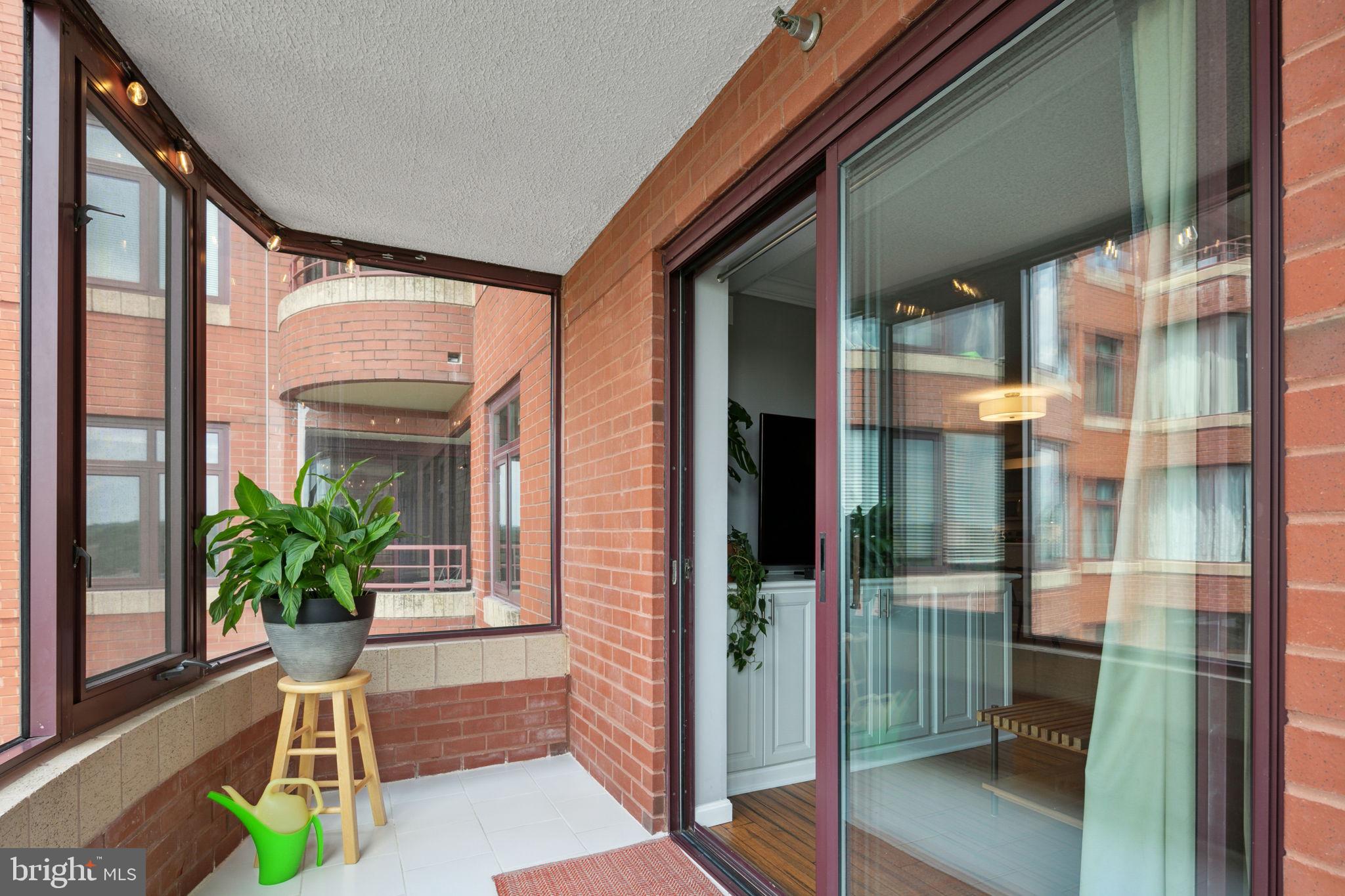 2400 Clarendon Blvd #816