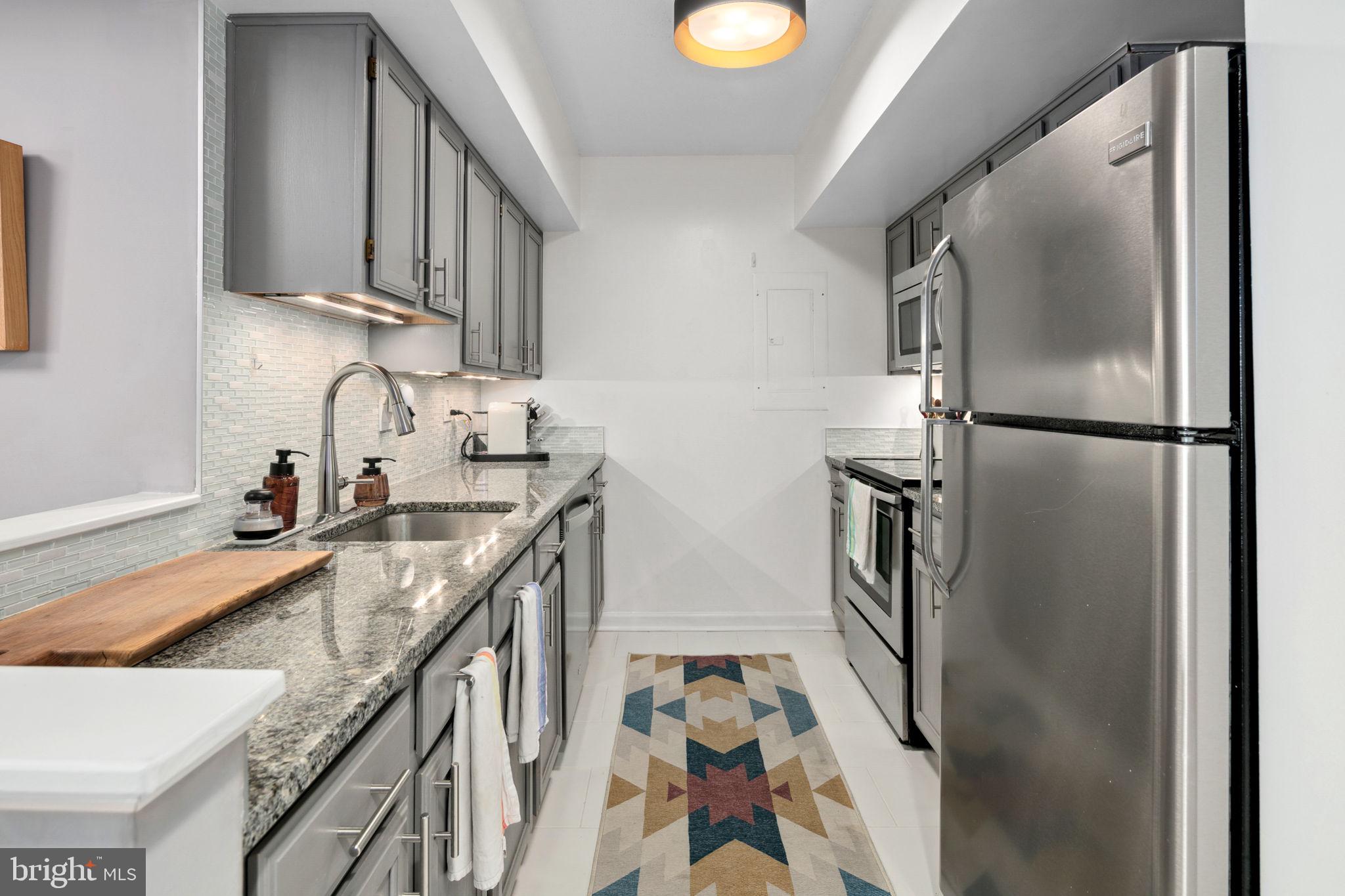 2400 Clarendon Blvd #816