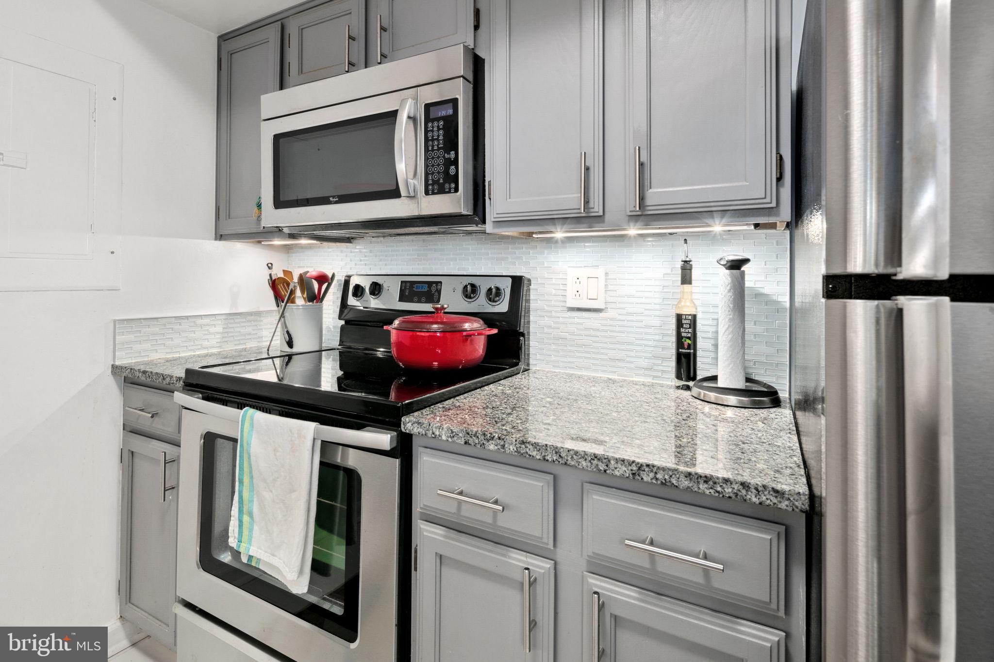 2400 Clarendon Blvd #816