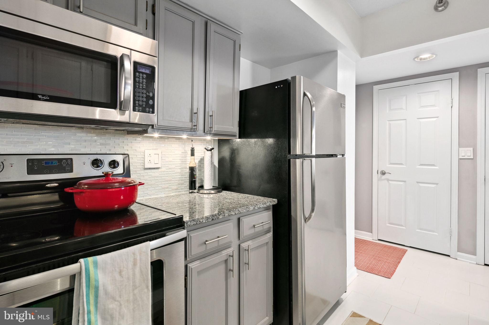 2400 Clarendon Blvd #816