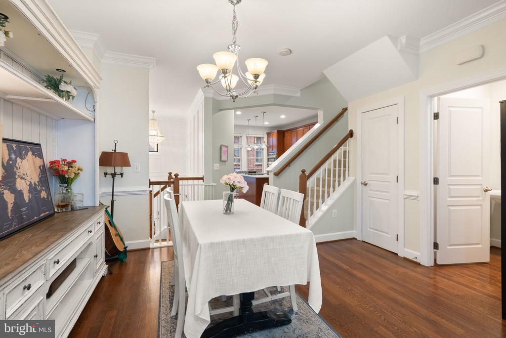 2625 S KENMORE COURT S