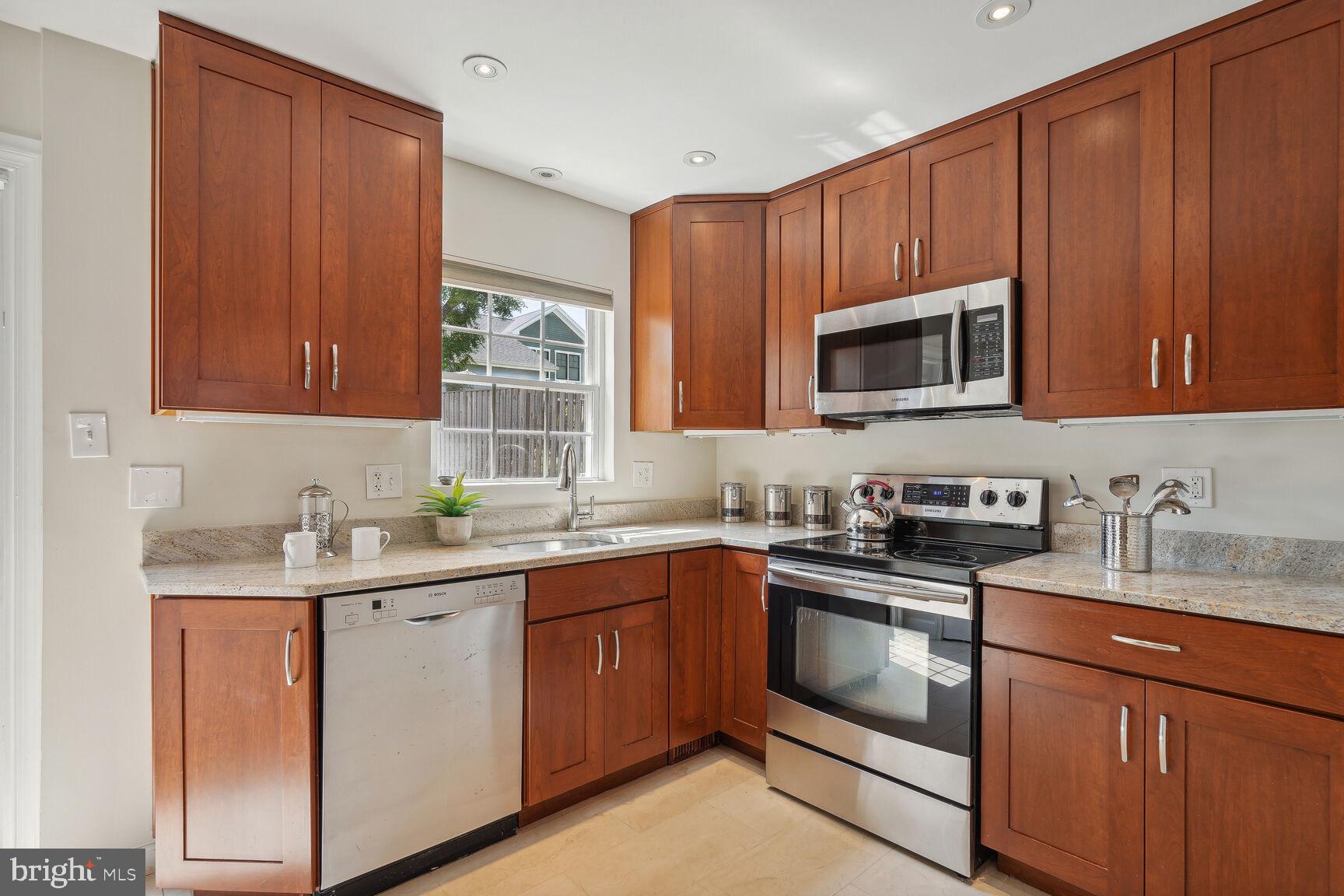 315 Laverne Ave