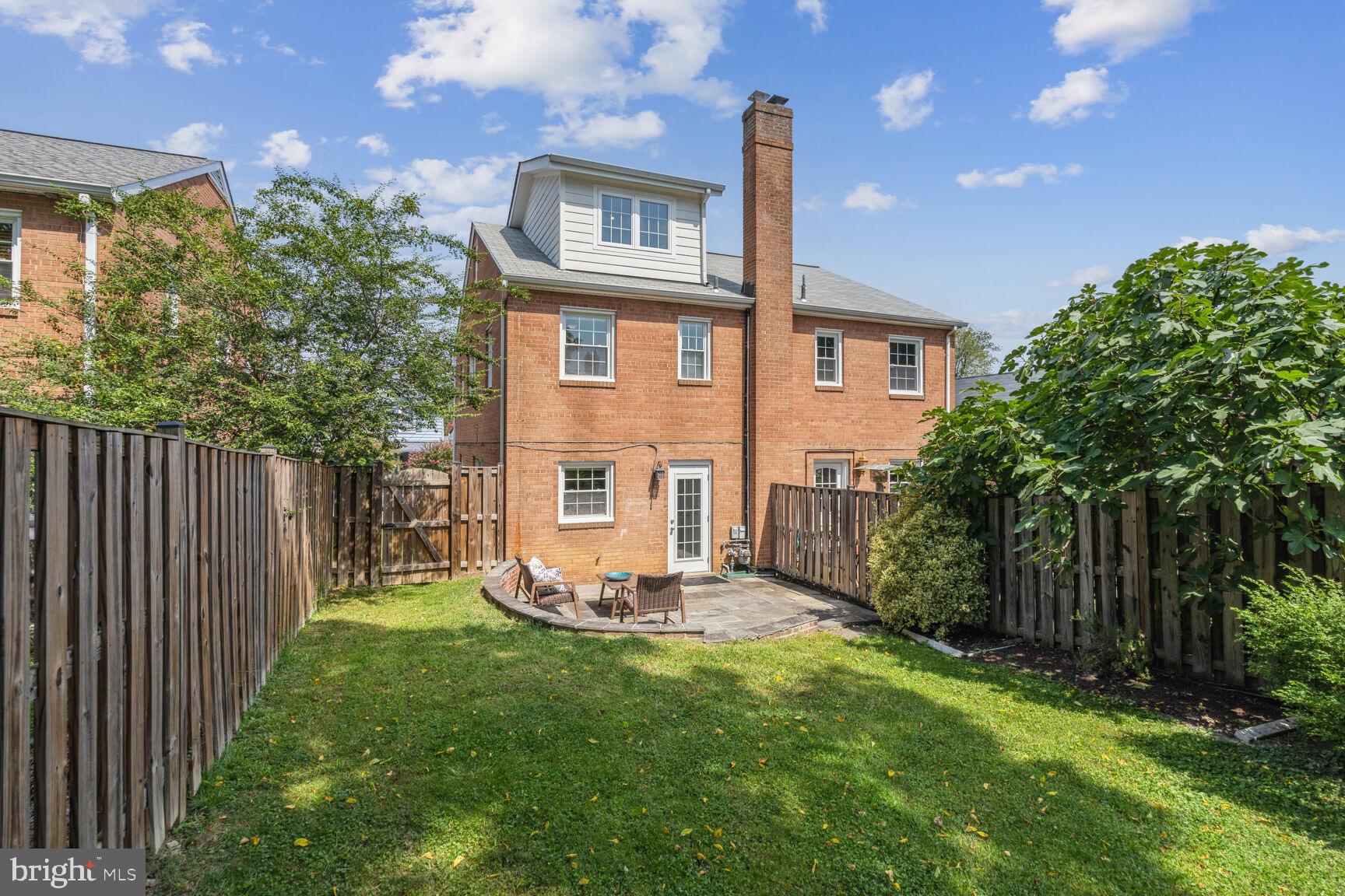 315 Laverne Ave