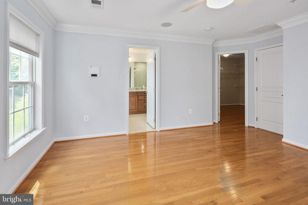 513 TRIADELPHIA WAY