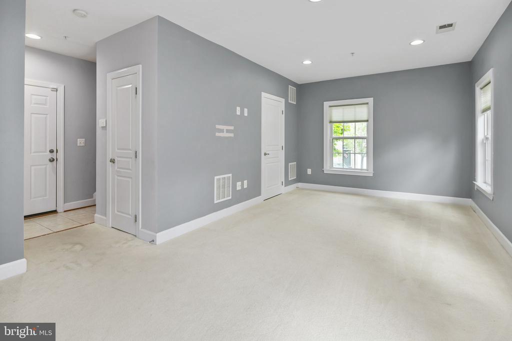 513 TRIADELPHIA WAY