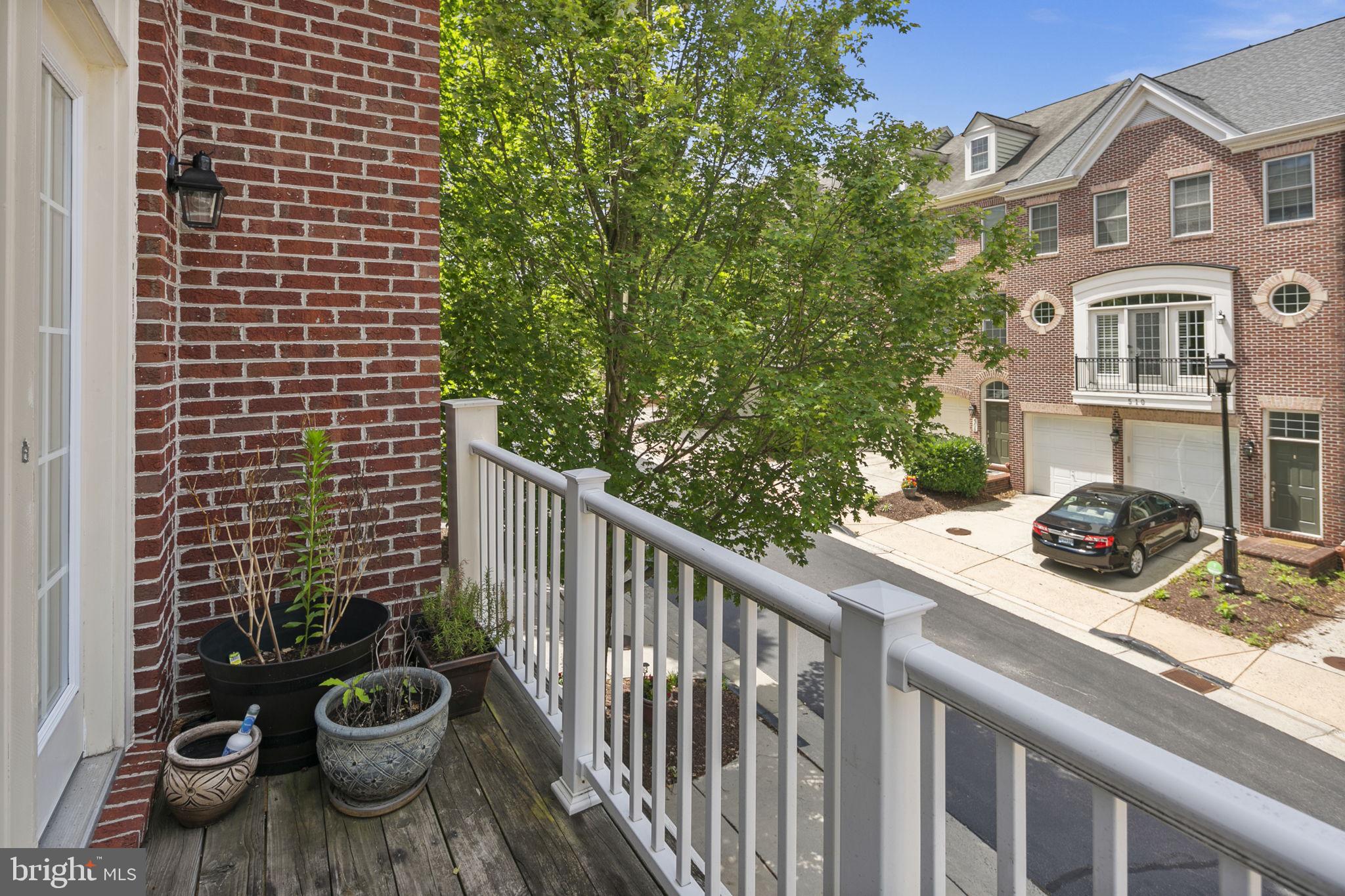 513 TRIADELPHIA WAY