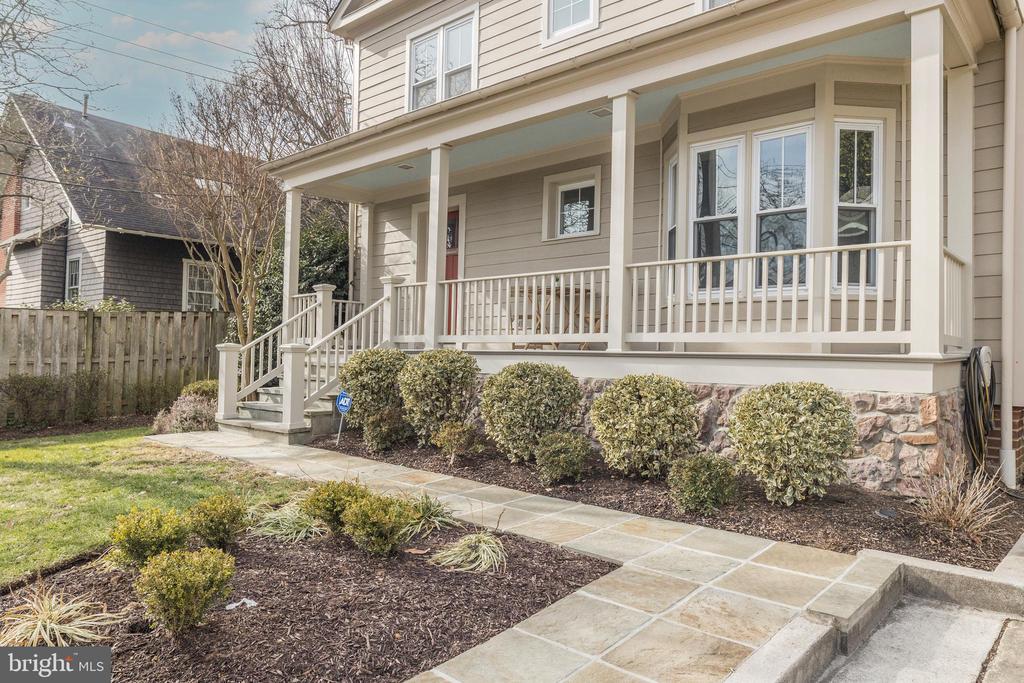 202 Russell Rd