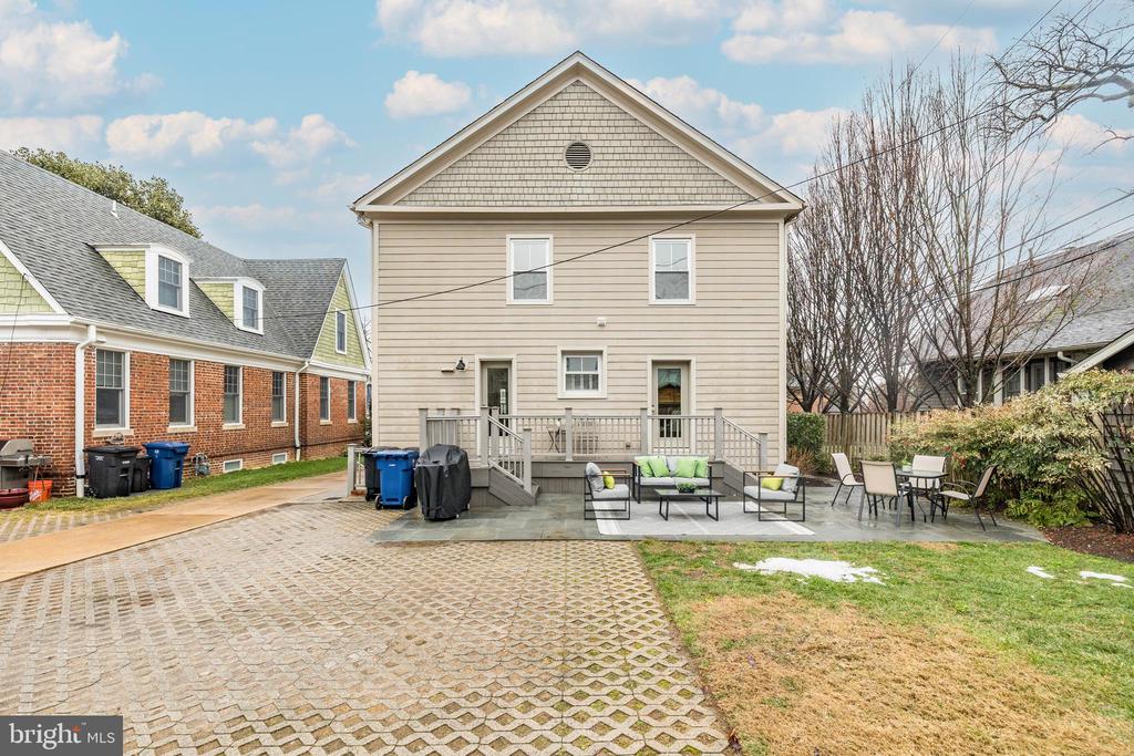 202 Russell Rd