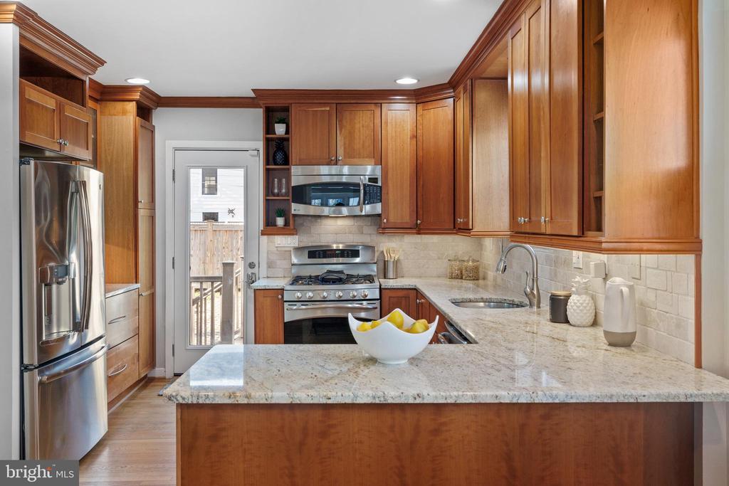 202 Russell Rd