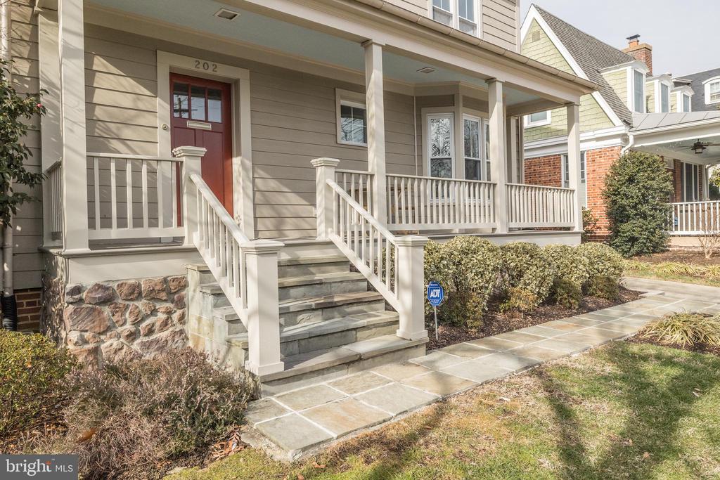 202 Russell Rd
