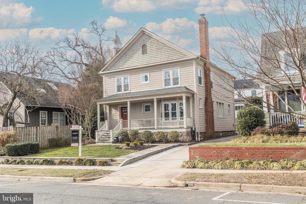 202 Russell Rd