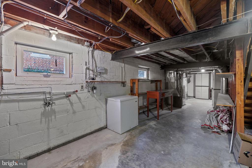 202 Russell Rd