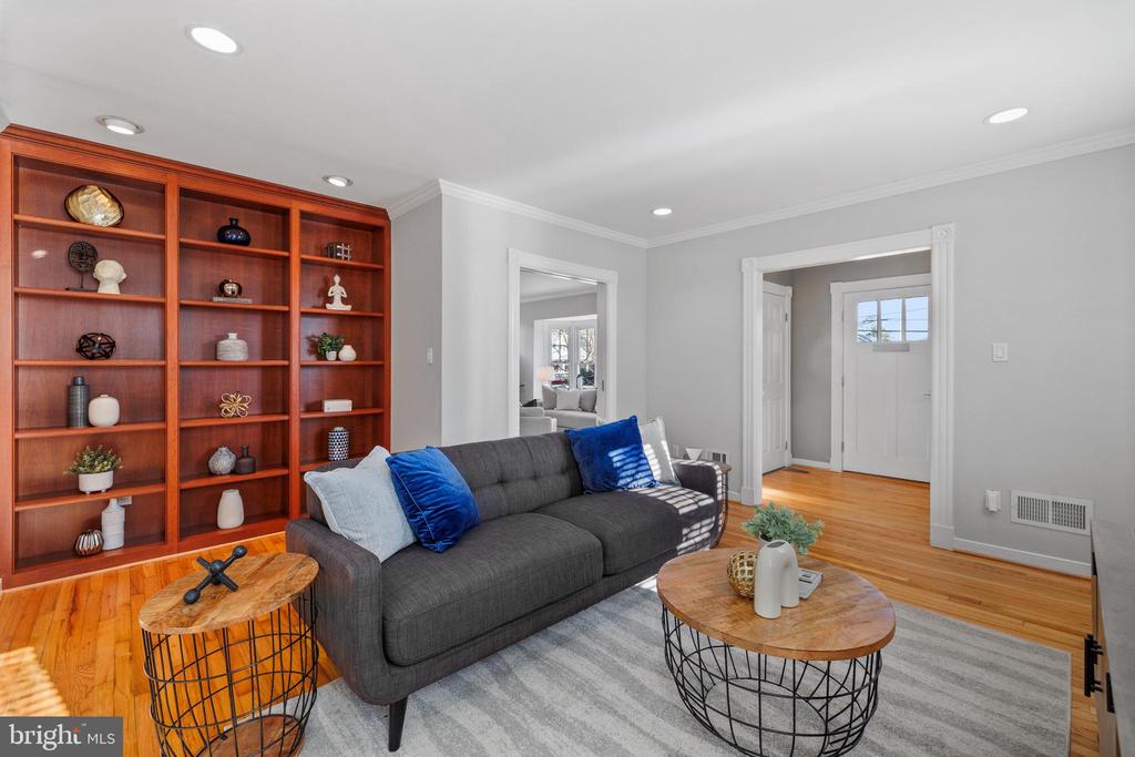 202 Russell Rd