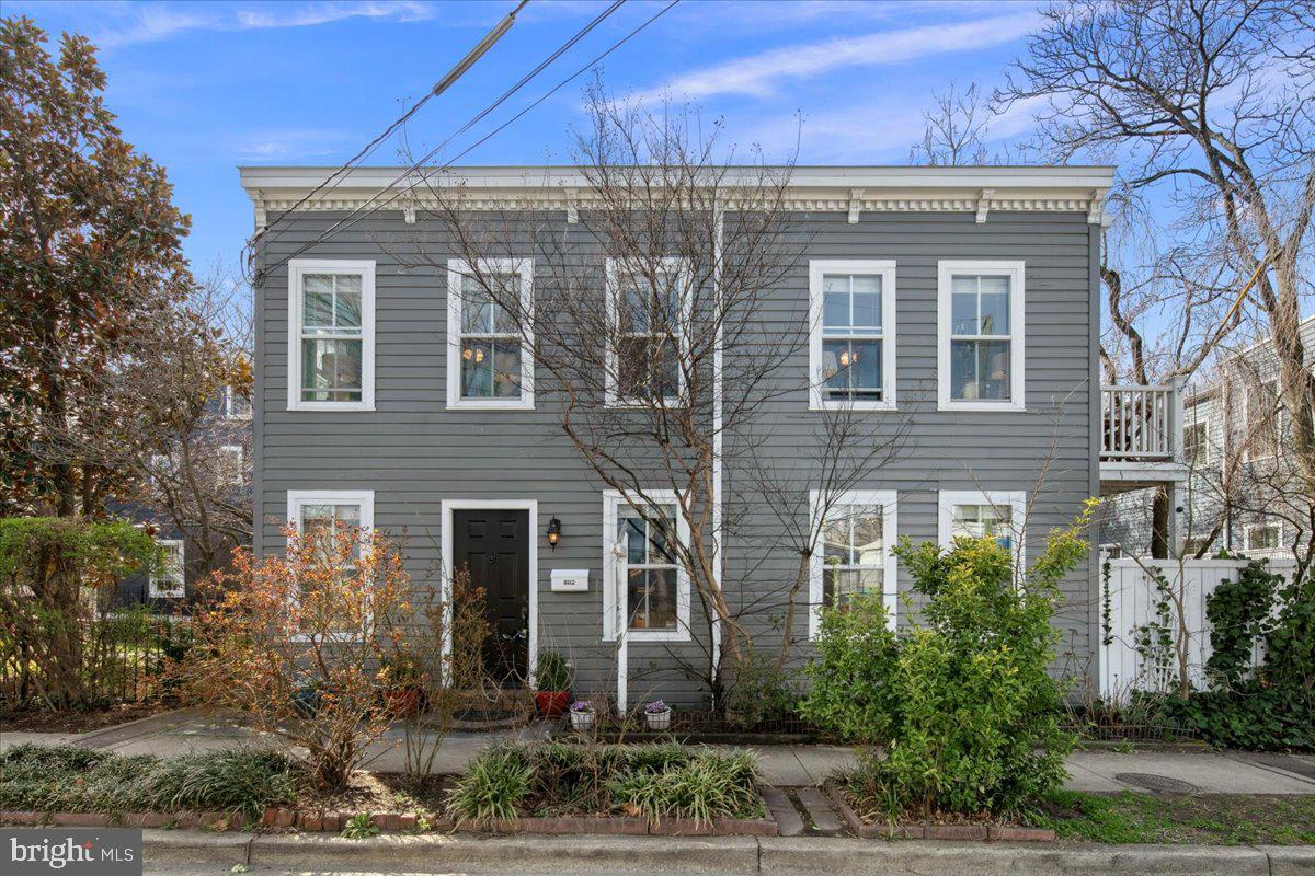802 Pendleton St