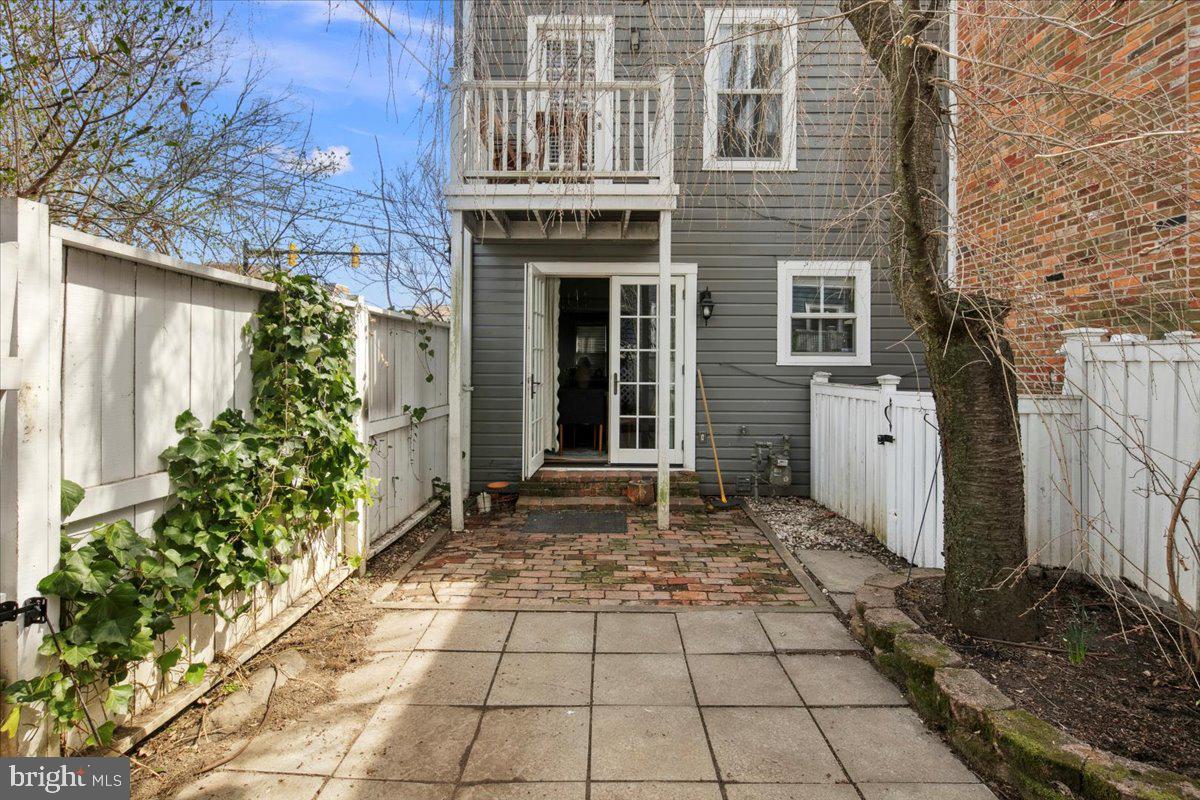 802 Pendleton St
