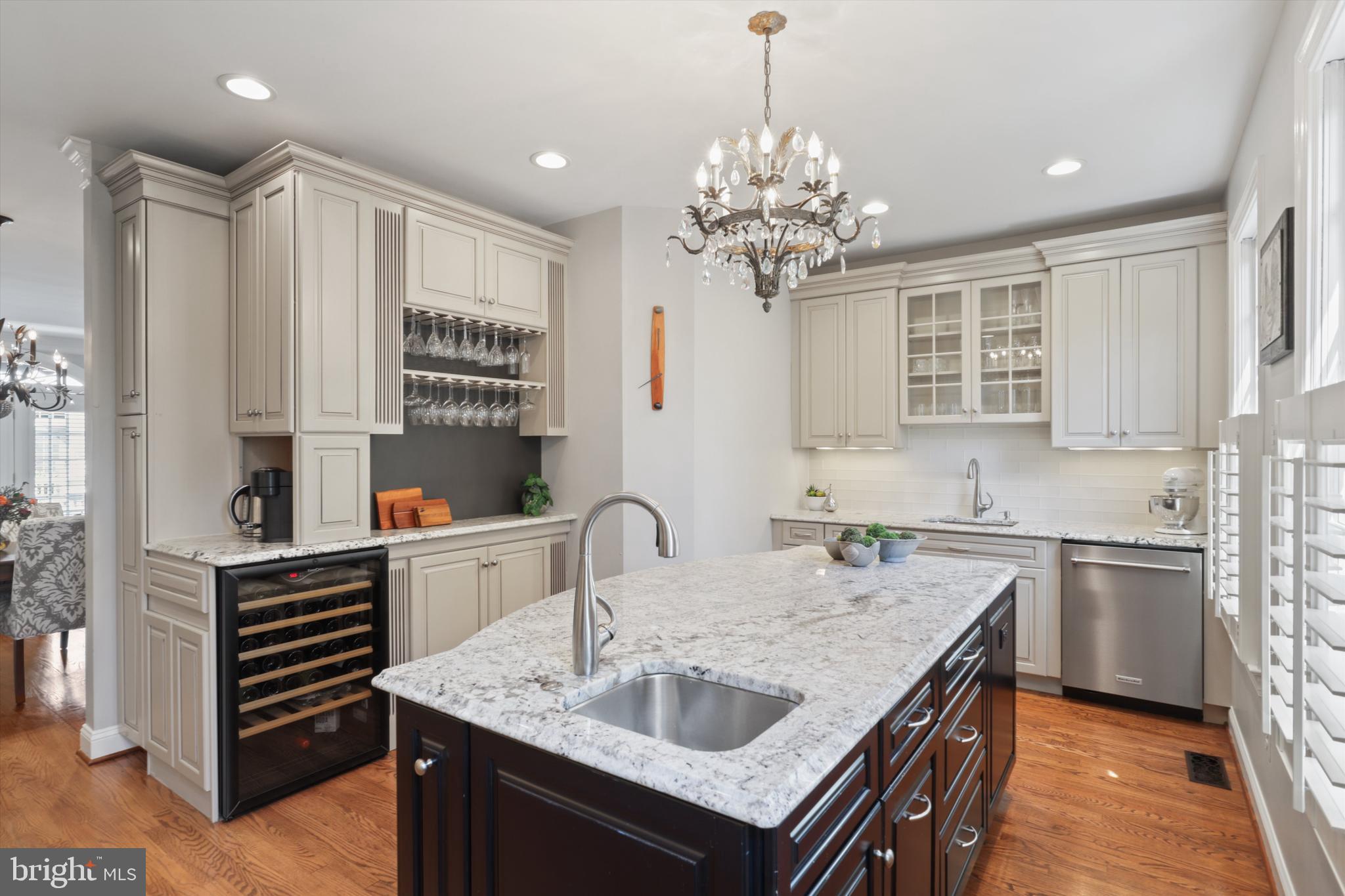 1223 ROUNDHOUSE LANE