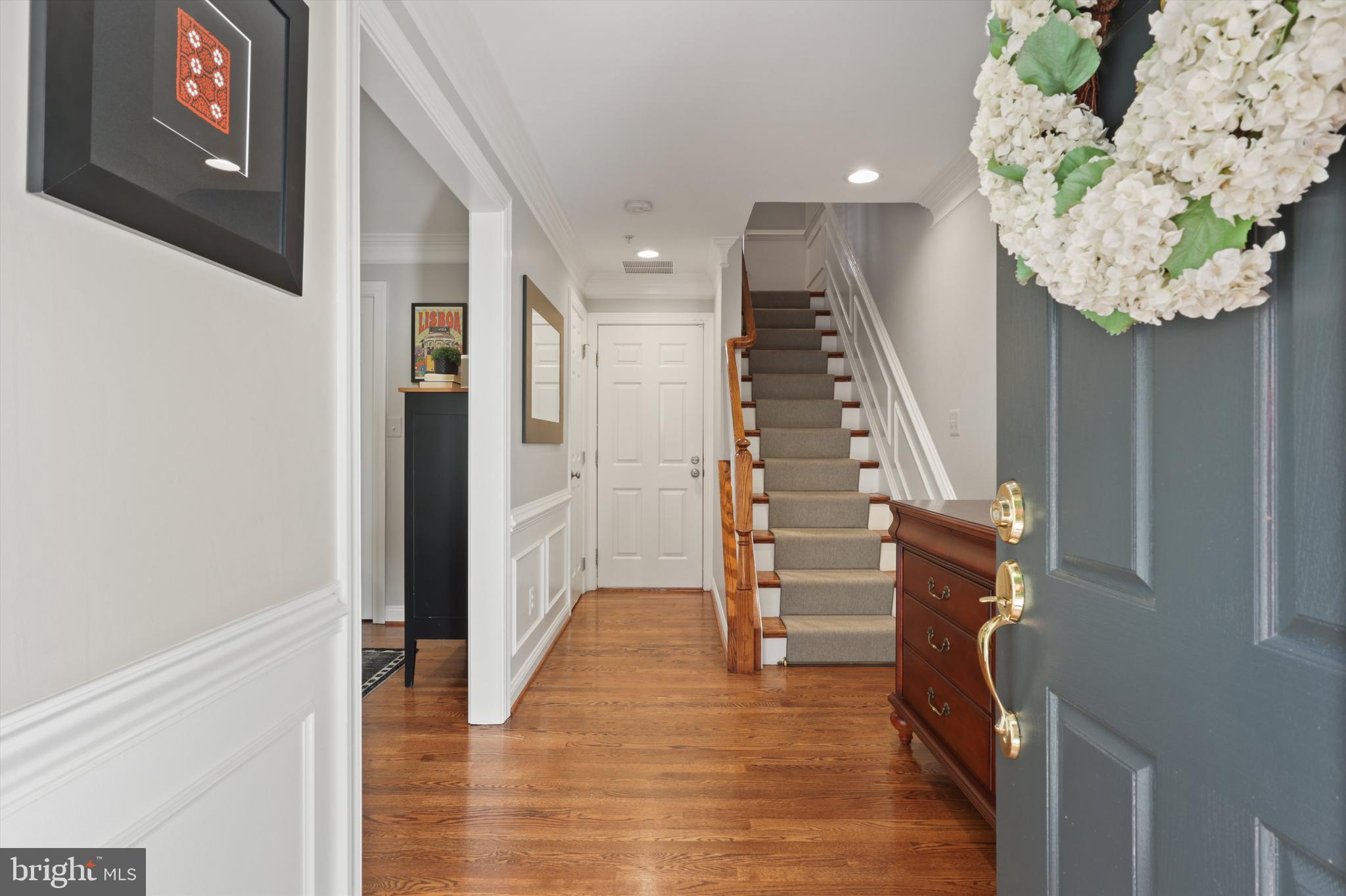 1223 ROUNDHOUSE LANE