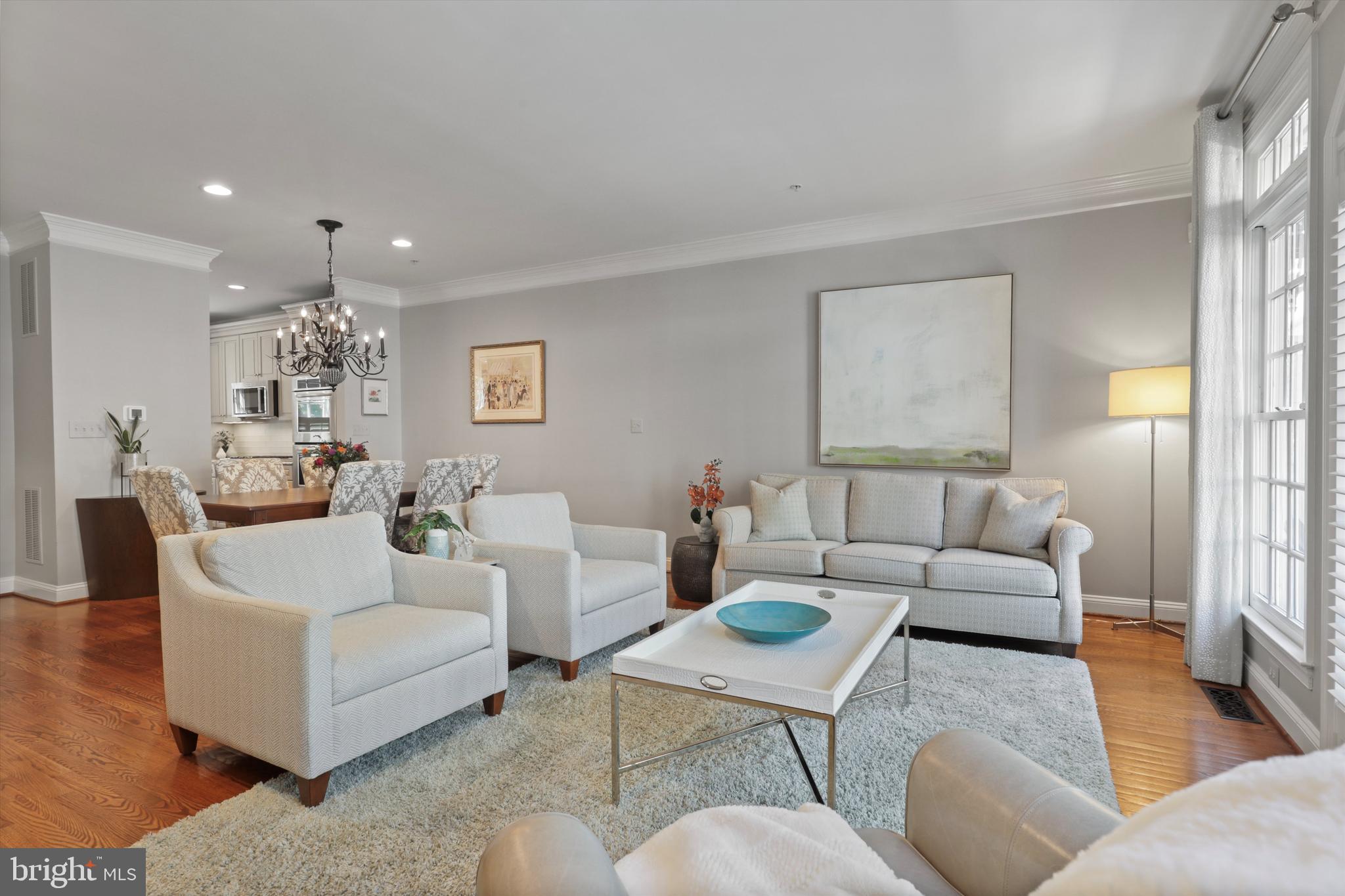 1223 ROUNDHOUSE LANE