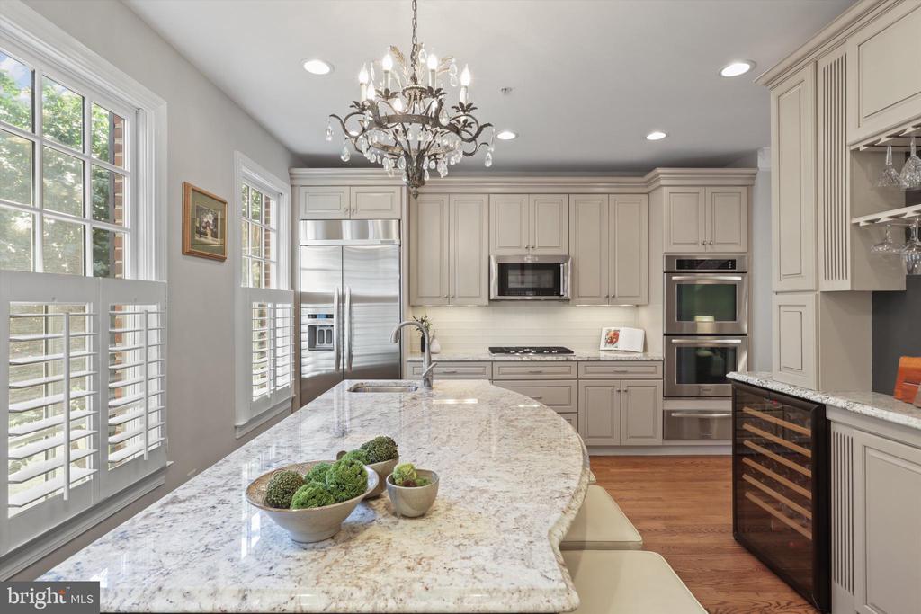 1223 ROUNDHOUSE LANE