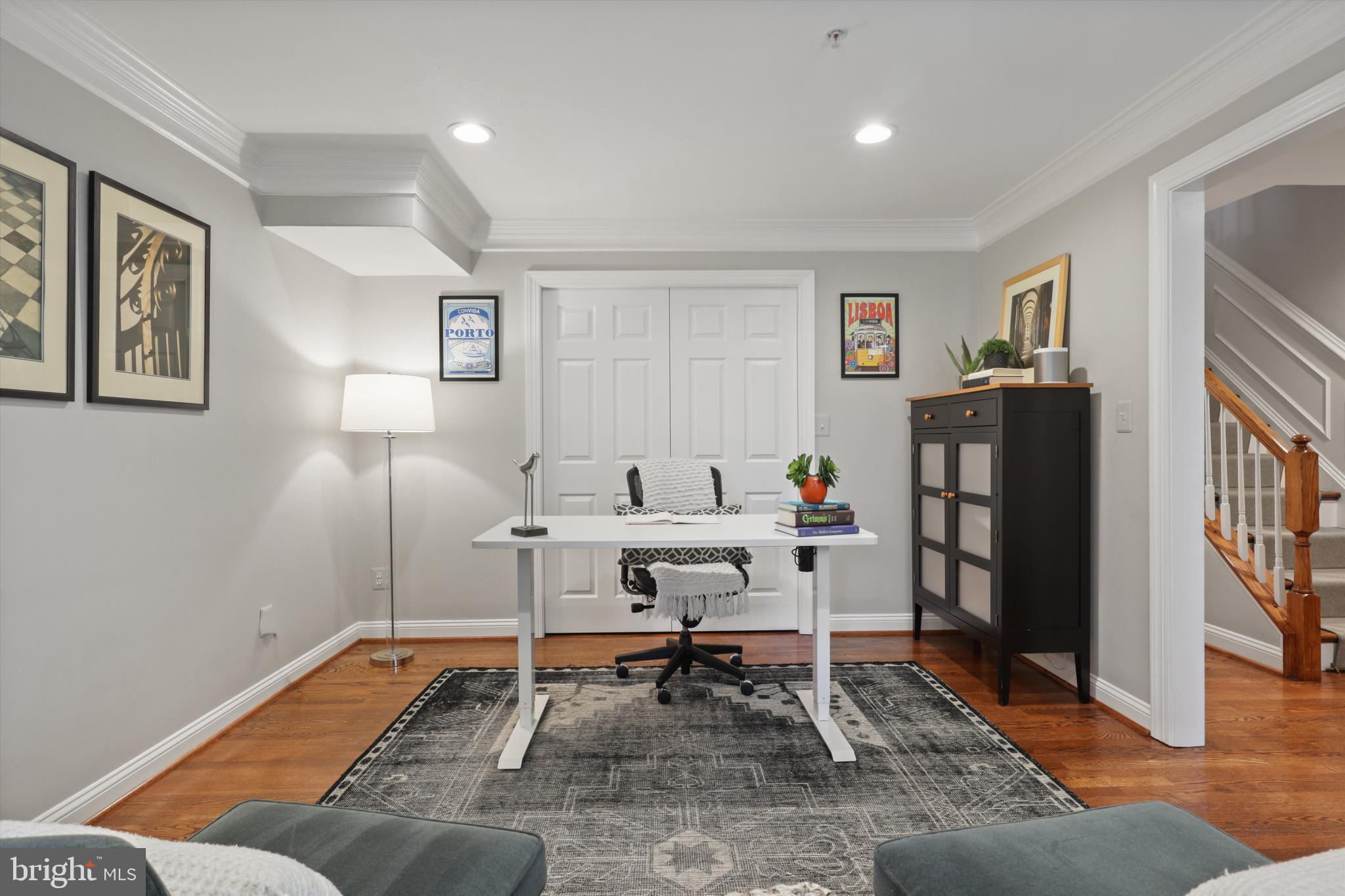 1223 ROUNDHOUSE LANE