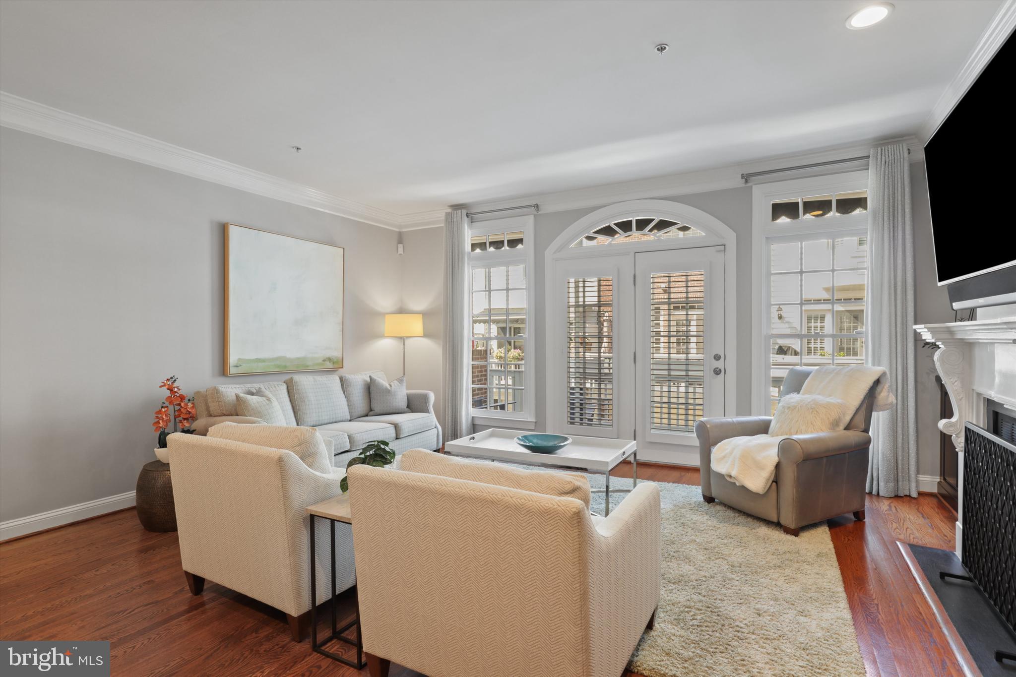 1223 ROUNDHOUSE LANE