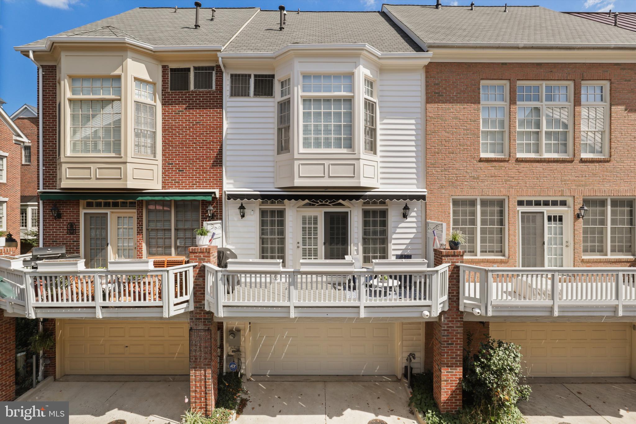 1223 ROUNDHOUSE LANE