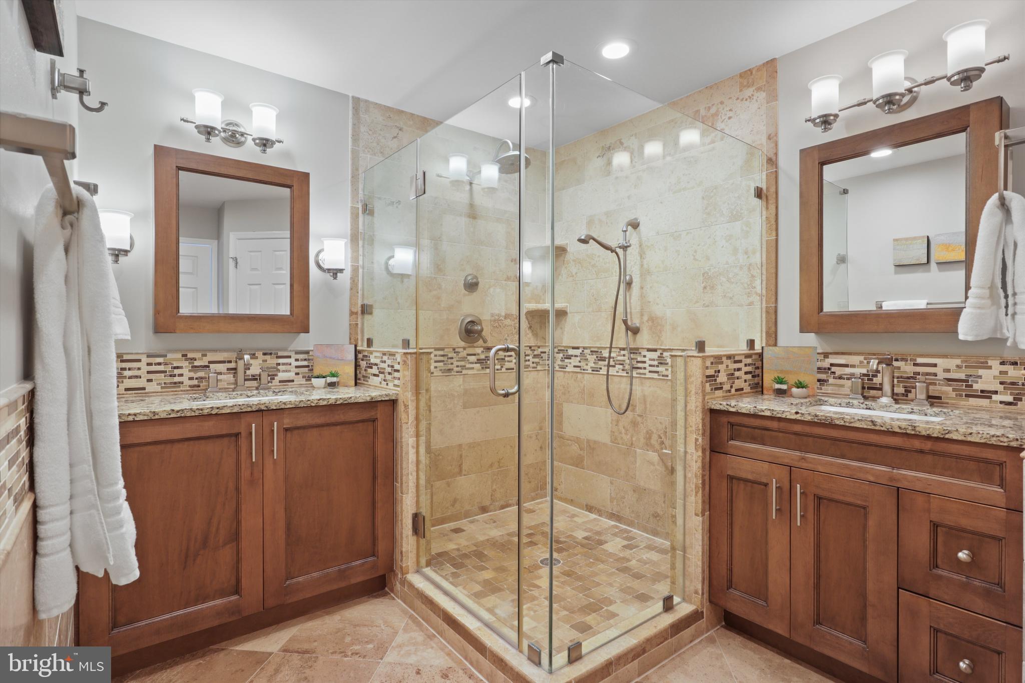 1223 ROUNDHOUSE LANE