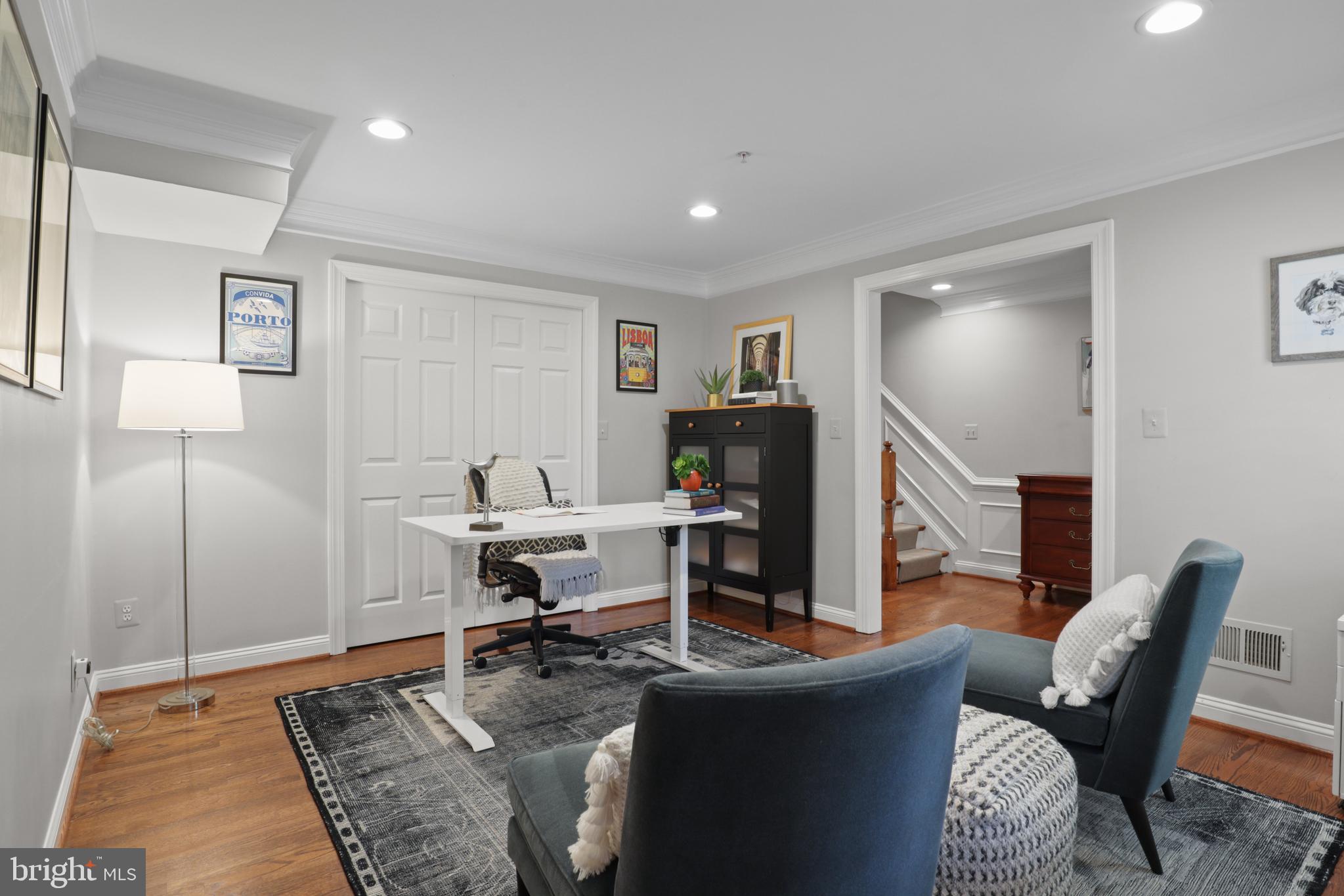 1223 ROUNDHOUSE LANE