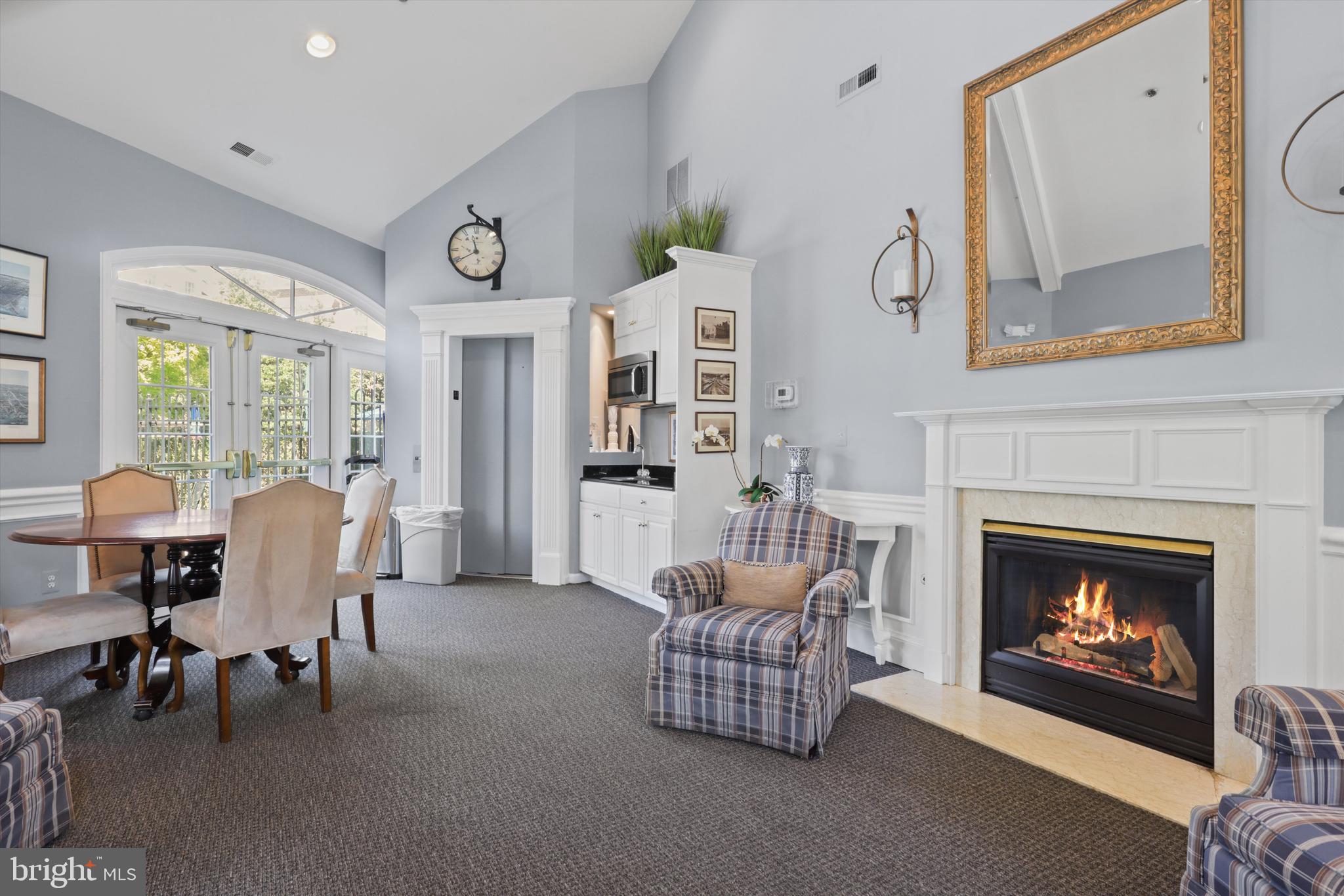 1223 ROUNDHOUSE LANE