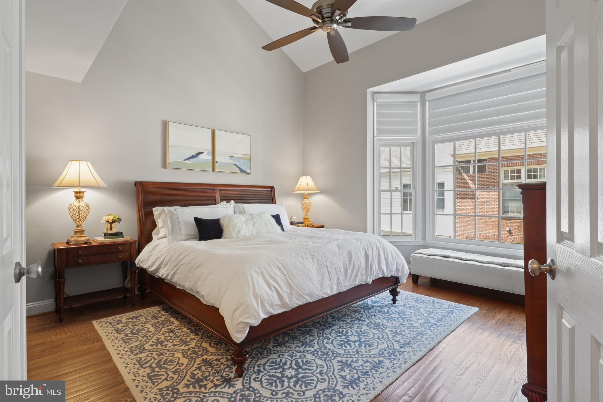 1223 ROUNDHOUSE LANE