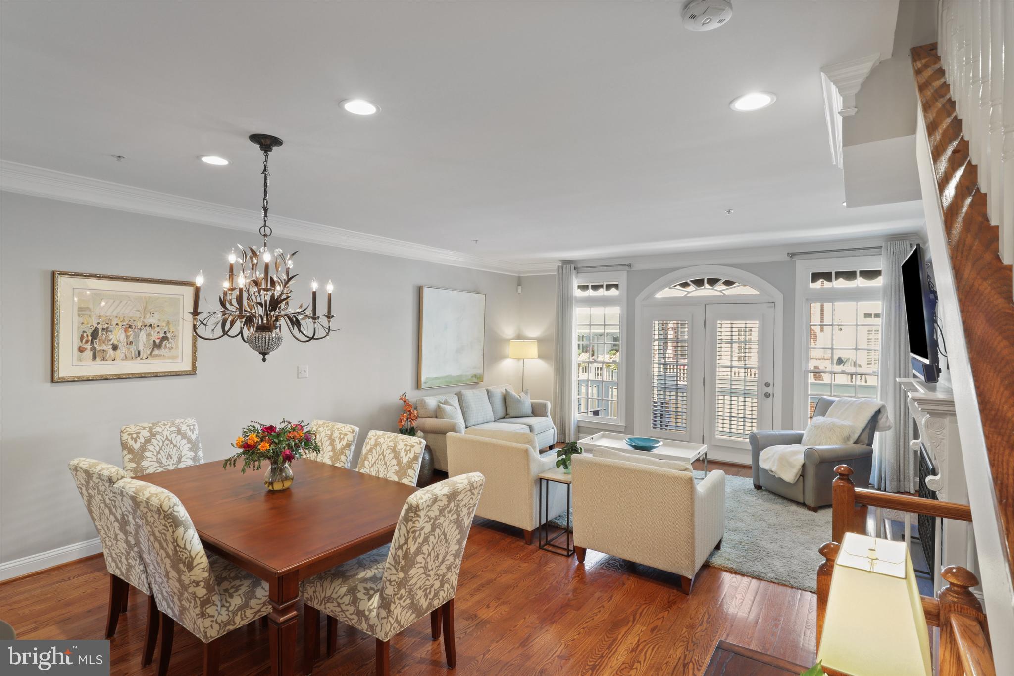 1223 ROUNDHOUSE LANE