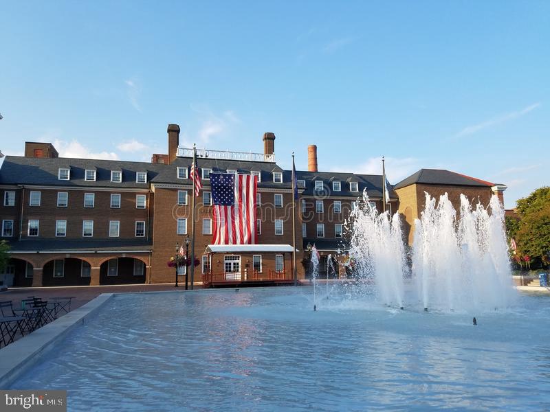 1223 ROUNDHOUSE LANE