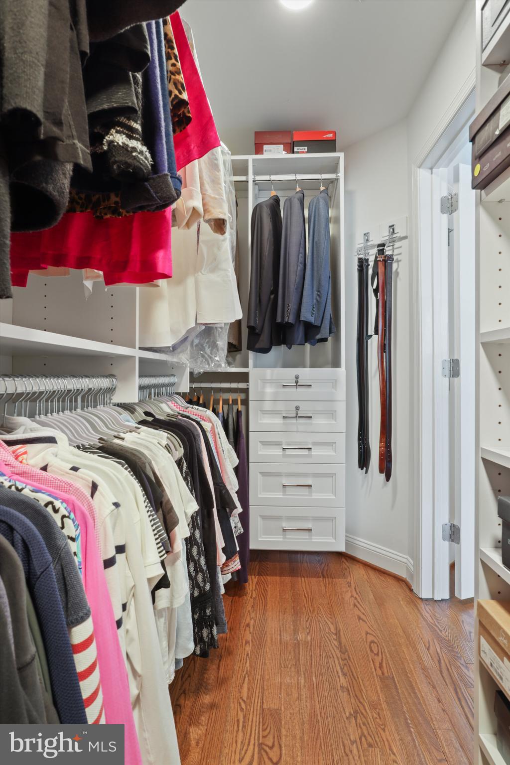 1223 ROUNDHOUSE LANE