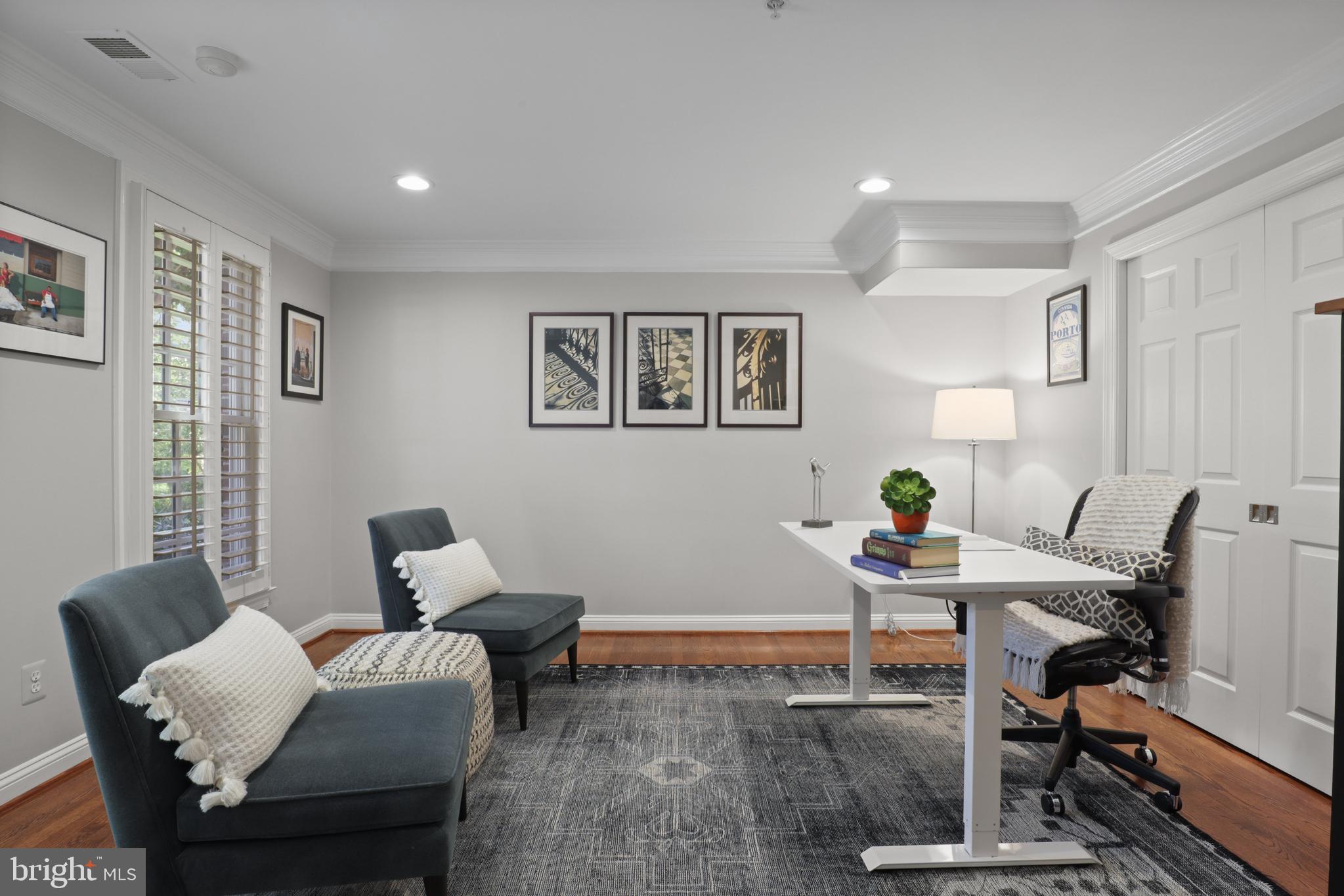 1223 ROUNDHOUSE LANE