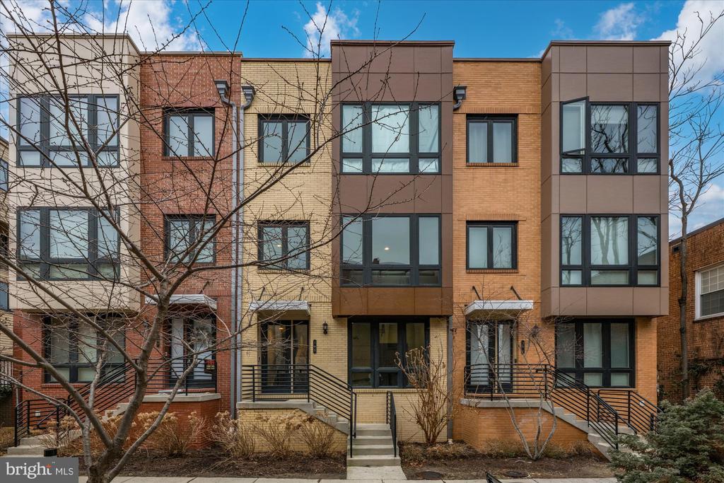 105 CAMBRIA WALK